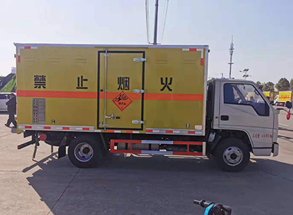 温县爆破器材运输车
